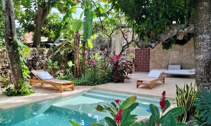 Izamal Villa | CasonaTresCulturas,charming historic Villa just steps away from Izmal's downtown