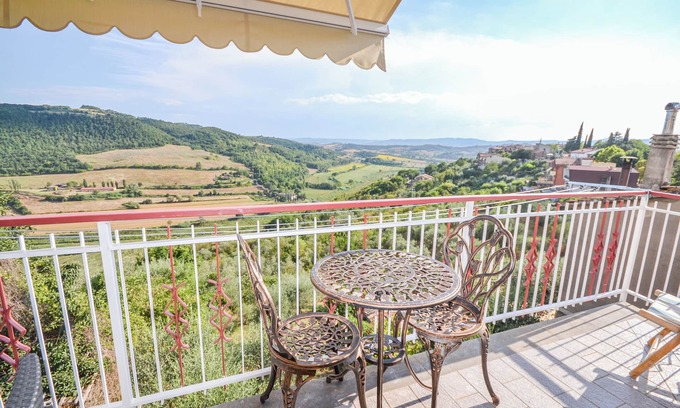 Fabro Scalo House | Cassetta La Veduta -Charming 1 bedroom house w/WiFi, AC in fantastic Carnaiola