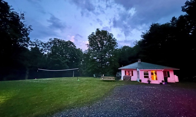 Coudersport Cottage | Cassio’s Cottage - A private, cozy little place under PoCo’s dark skies