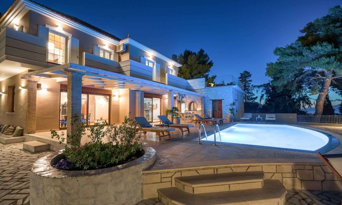 Lagopodo Villa | Castelli - Four Bedroom Villa, Sleeps 8