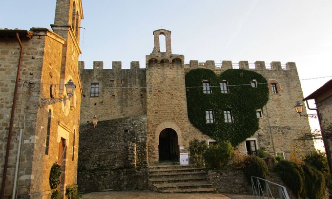 Gualdo Cattaneo Apartment | Castello di Cisterna