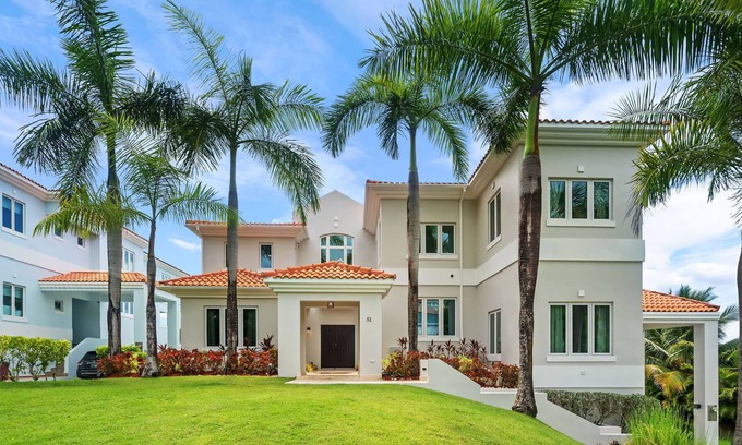 Candelero Abajo House | Castle Garden, recently remodeled luxury house with ocean view & generator (51)