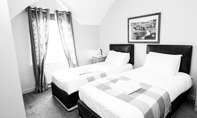Bunratty Apartment | Castle Gardens 3 bed - 3 Bedrooms