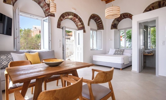 Naxos Apartment | Castle Mansions