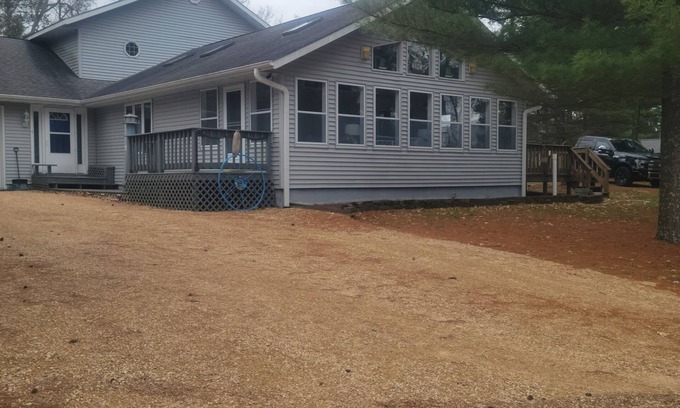 Friendship House | Castle Rock Lake area- Large Home-Great Getaway sleeps 12 -14n