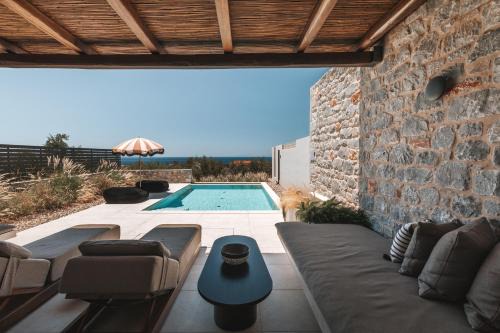 Riglia House | Castor & Pollux