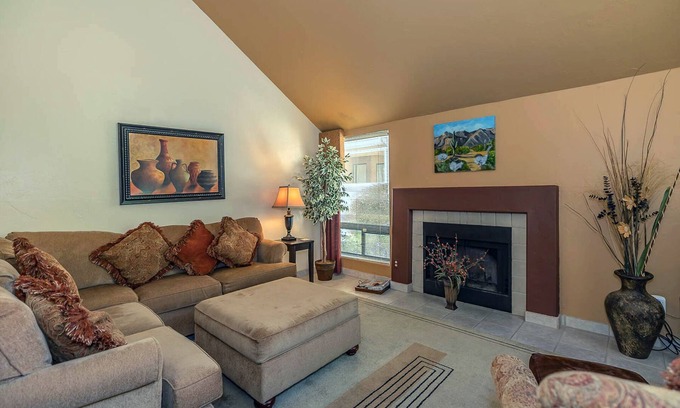 Skyline Bel Air Estates Condo | Catalina Foothills Retreat