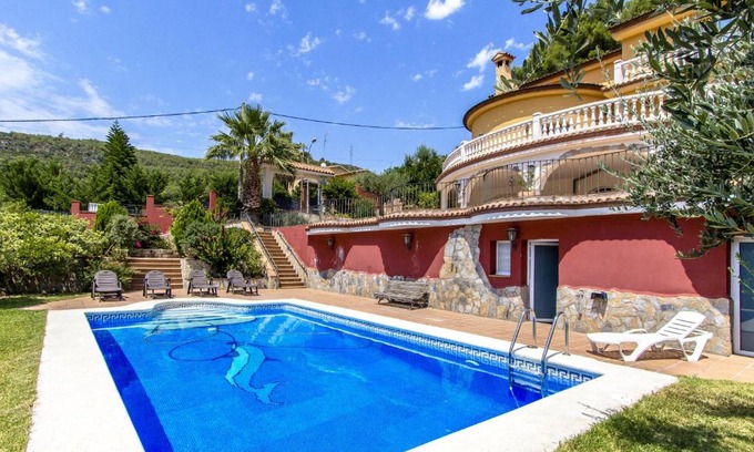 Torrelles de Llobregat Villa | Catalunya Casas Spacious, Sublime Villa just 15km to Barcelona!