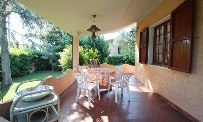 Ronchi House | Caterina - Holiday home at 950m from the Sea in pine forest, 6 People, WIFI, Garden