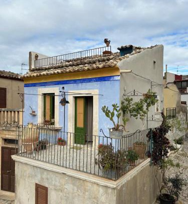Comiso Apartment | Cathedral's House