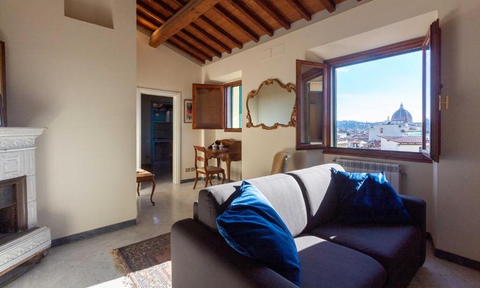 San Lorenzo Apartment | Cavour 83