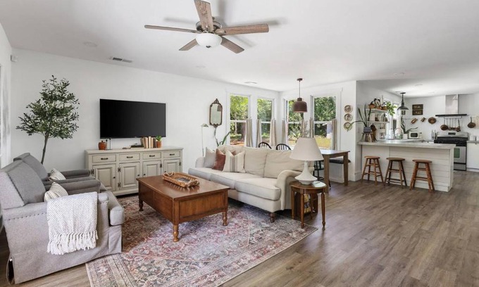 Cayce House | Cayce Cottage w Private Pool