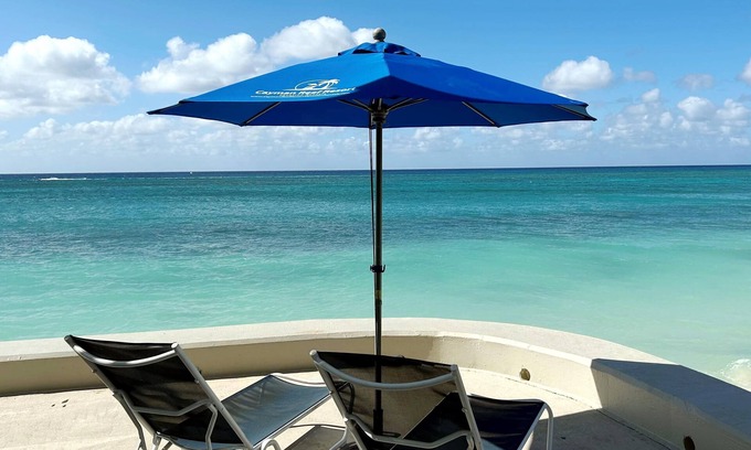 Seven Mile Beach Condo | Cayman Reef Resort 32 - Seabreeze