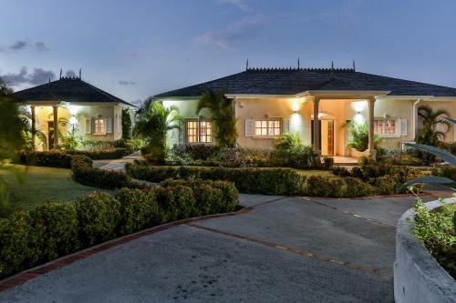 Sea Breeze Hills Villa | Cayman Villa - Contemporary 3 bedroom Villa with Stunning Ocean Views villa