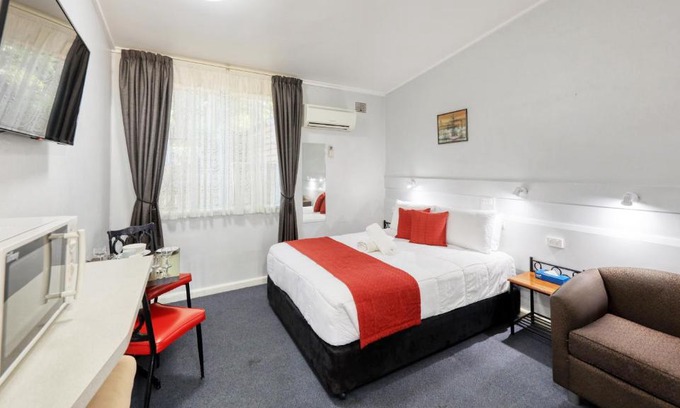 Glen Innes Hotel | CBD GI Motel