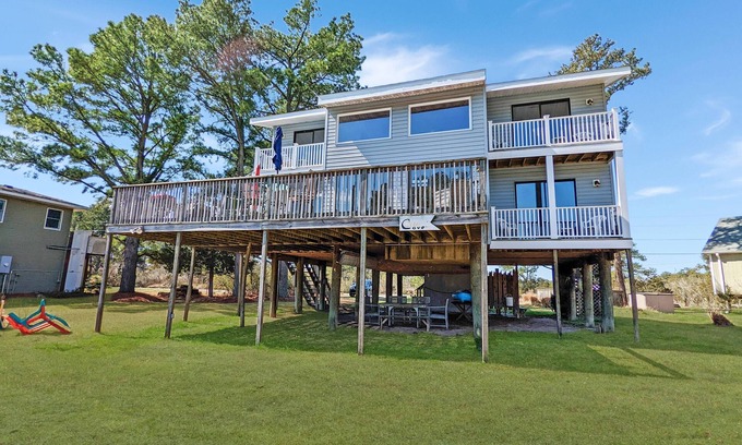 Deep Hole House | Cedar Cove - Waterfront home w/Fire pit!