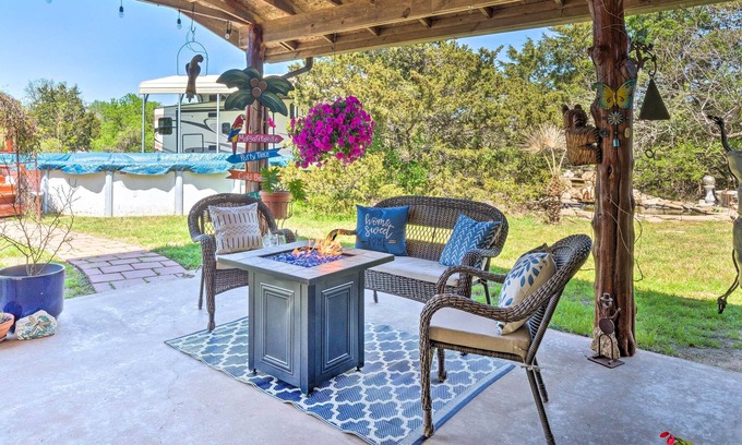 Cedar Creek House | Cedar Creek Vacation Rental on 15 Acres w/ Hot Tub