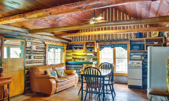 Davis Apartment | 'Cedar Falls Cabin 1' Near Arbuckle Mtn Trails