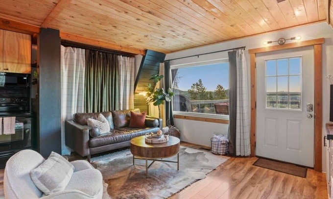 Evergreen Ski Chalet | Cedar Mountain Lodge W/Hot Tub, Views And Wildlife