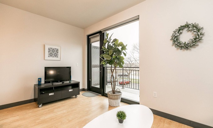 Cedar Rapids - Iowa City House | Cedar Rapids Modern Apartment Long Term Rental