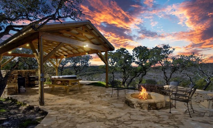 San Marcos Cabin | Cedar Vista-Rustic Luxury INCREDIBLE VIEWS! Hot Tub, Fire Pit, 2 bedrm/2 bath