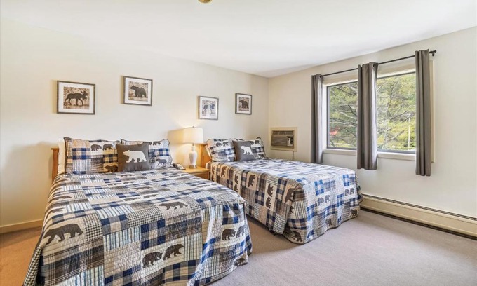 West Bridgewater Hotel | Cedarbrook Hotel Room 2 Doubles 119
