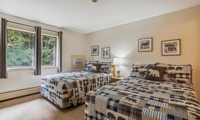 West Bridgewater Hotel | Cedarbrook Two Double bed Standard Hotel room 217
