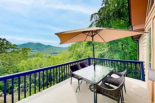 Asheville House | Cedarwood Getaway