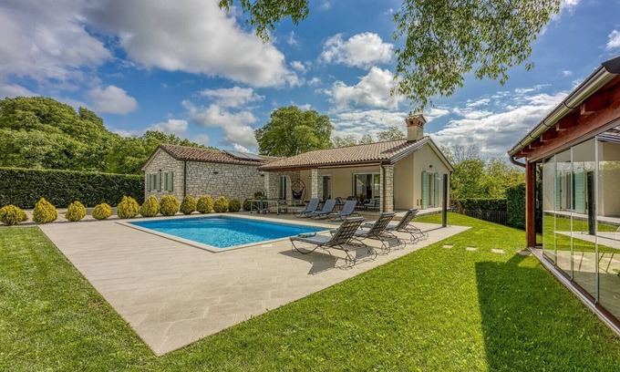 Groznjan Villa | Celtis House -Pool-Whirlpool-Sauna