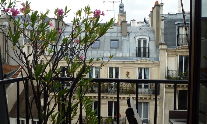 Latin Apartment | Center of Paris(close Notre Dame)-Great View-Balcony-6th floor (lift to the 5th)