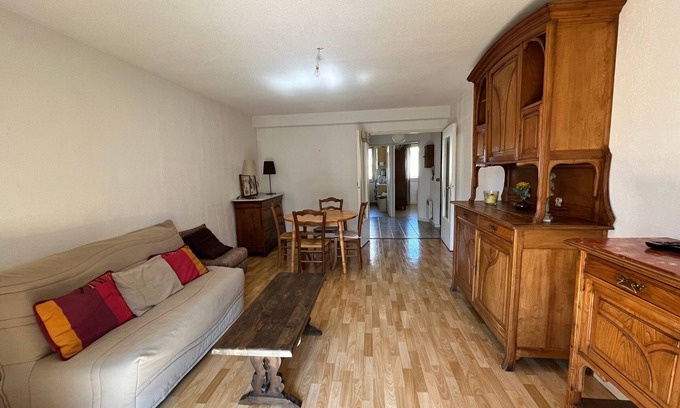 Barcelonnette Apartment | Central 1-BR Apartment with Balcony & View, Barcelonnette