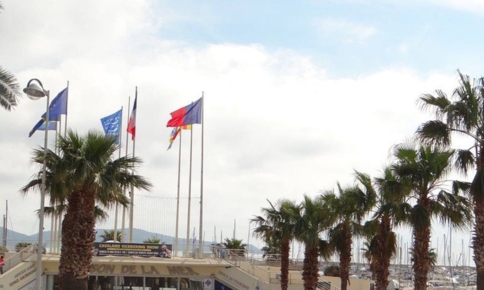 Cavaliere Apartment | Central 2BR with Balcony & A/C - 3rd Floor - Cavalaire-sur-Mer