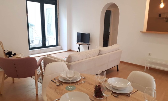 Sintra Apartment | Central and Modern Apartment in a Restored Chalet
