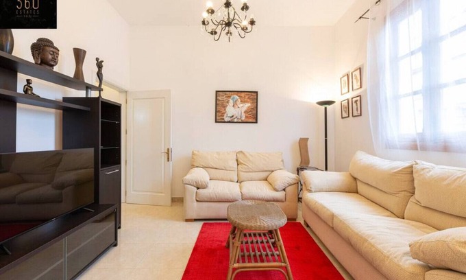 Sliema Apartment | Central APT 5mins to promenade with SOFA AC & WIFI