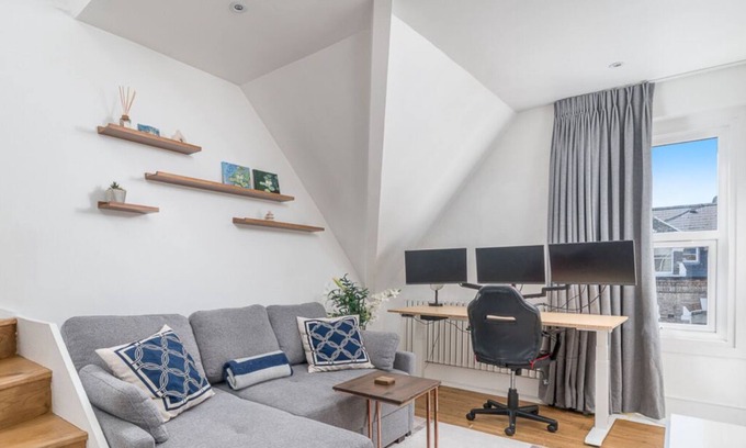 West Kensington Apartment | Central Boutique 2BR Prime Location | 5Min to Tube
