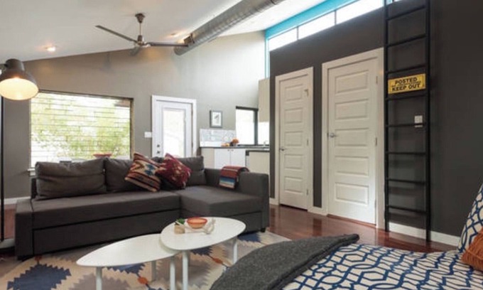 Rosewood House | Central East Austin Boutique Large Groups (1 of 2 homes - Casa Moderna 2)