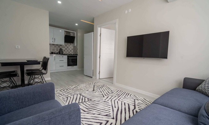 Antalya City Centre Apartment | Central Flat near Beach in Muratpasa
