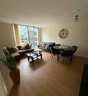 Central Milton Keynes Apartment | Central Hub Flat