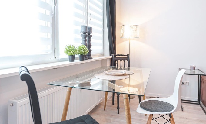 Weinsteige Apartment | Central, modern designer appartment in downtown Stuttgart
