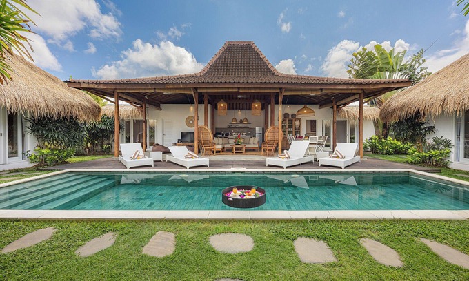 Petitenget Villa | Central Oberoi, Seminyak - Newly Refurbished Villa A
