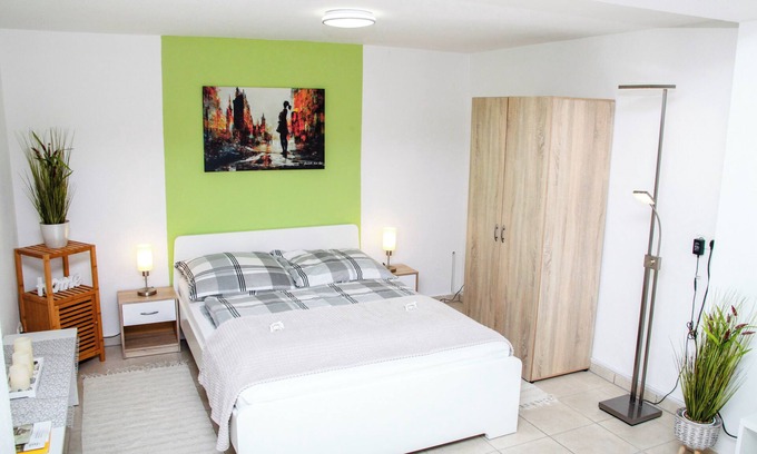 Bitburg Apartment | Central, quiet apartment in city center - kitchen, parking, terrace, SmartTV