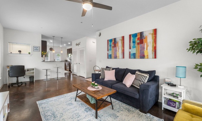 North Chesterfield House | Central RVA Retreat - King & Queen Beds, 2 Baths, 1 Floor, Free Parking!