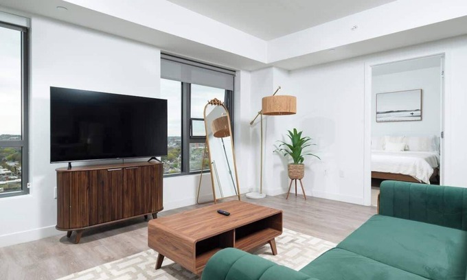 Central Square Apartment | Central Serene 2BR Penthouse Near MIT & Harvard with King bed GYM Parking