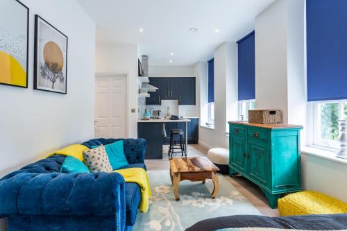 Westcliff-on-Sea Apartment | Central Studio Flats with Parking in Southend on Sea