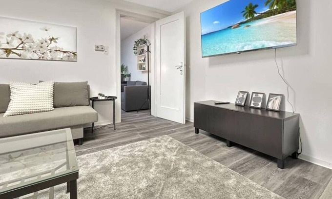 Diemershalde Apartment | Central Stuttgart Apt - Sleeps 8