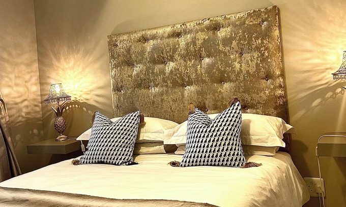 Trawal Apartment | Centrally Located and Within Walking Distance to Everything