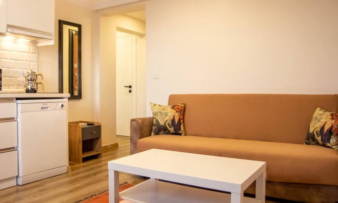 Izmir City Centre Apartment | Centrally Located Flat near Kulturpark Izmir