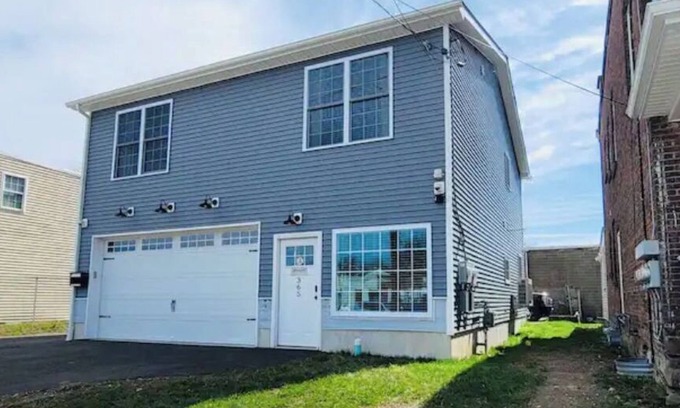 Newburgh Apartment | Centrally Located in the Heart ❤ of Newburgh
