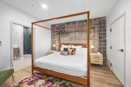 Grand Rapids Apartment | Centrally located private king suite