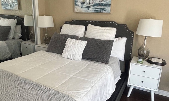 Thousand Oaks Apartment | Centrally Located Studio with Private Entrance and Furnished Patio with BBQ
